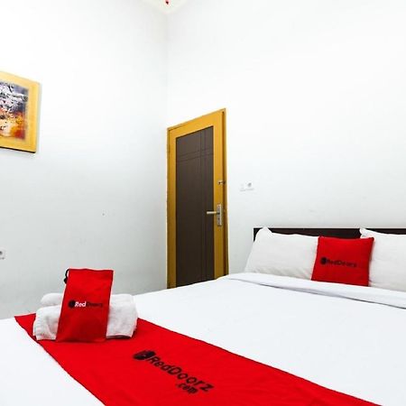 Reddoorz @ Hertasning Area 2 Makassar Bagian luar foto