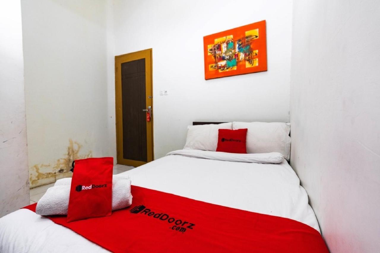 Reddoorz @ Hertasning Area 2 Makassar Bagian luar foto
