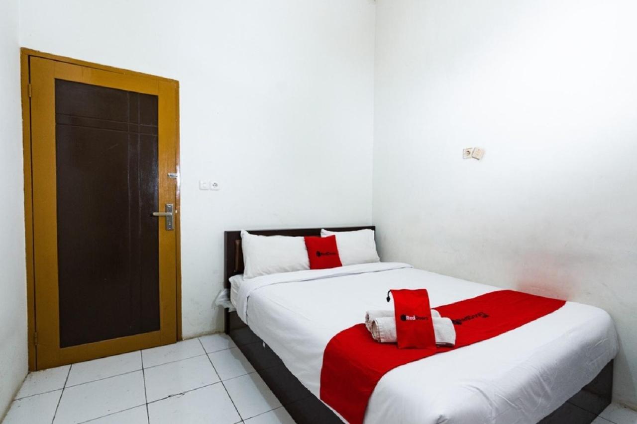 Reddoorz @ Hertasning Area 2 Makassar Bagian luar foto
