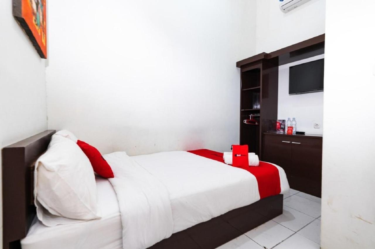 Reddoorz @ Hertasning Area 2 Makassar Bagian luar foto
