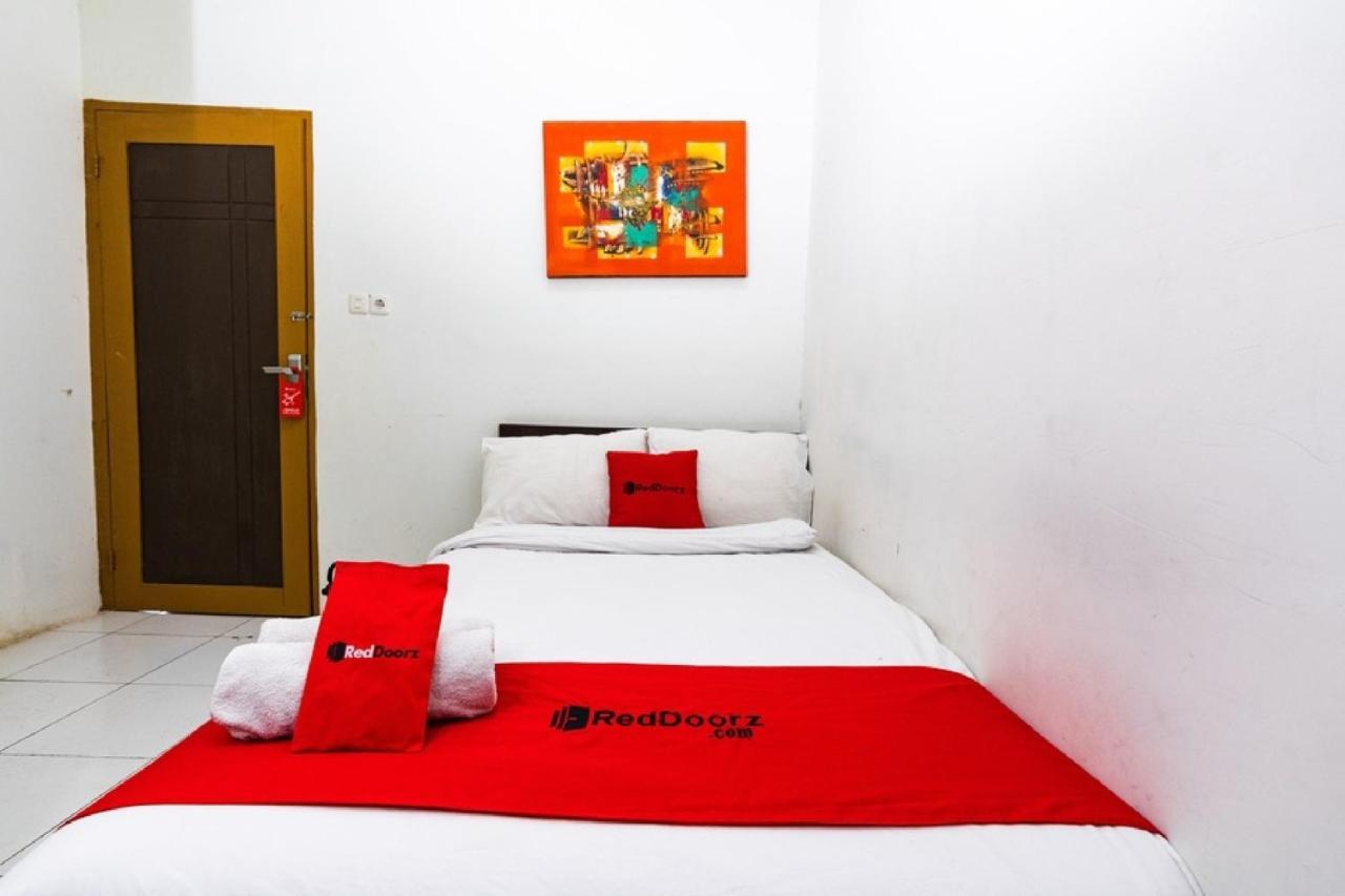 Reddoorz @ Hertasning Area 2 Makassar Bagian luar foto